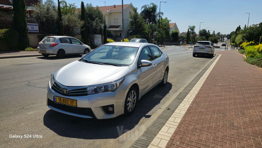 טויוטה קורולה