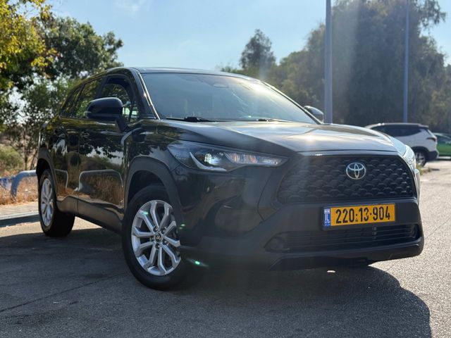 טויוטה קורולה קרוס