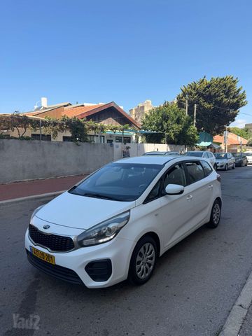 מודעת רכב קיה קארנס