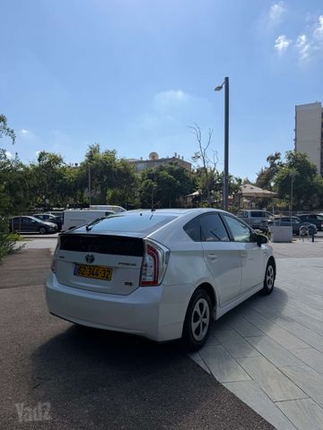 טויוטה פריוס