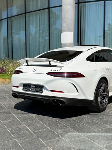 מרצדס-בנץ AMG GT 4 דל' קופה