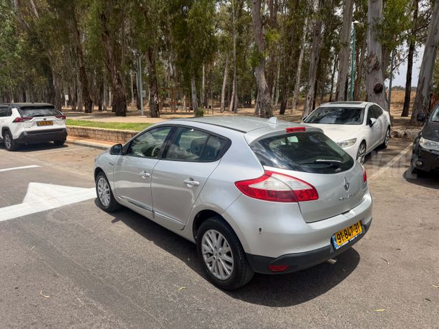 רנו מגאן