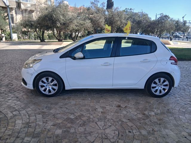 פיג'ו 208
