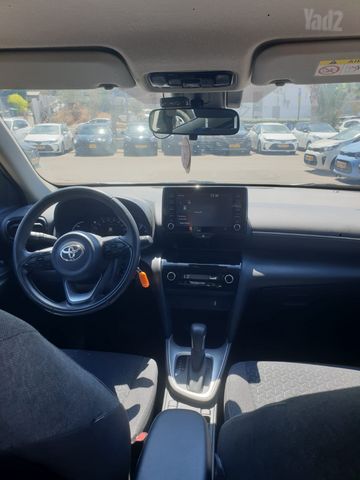 טויוטה יאריס קרוס