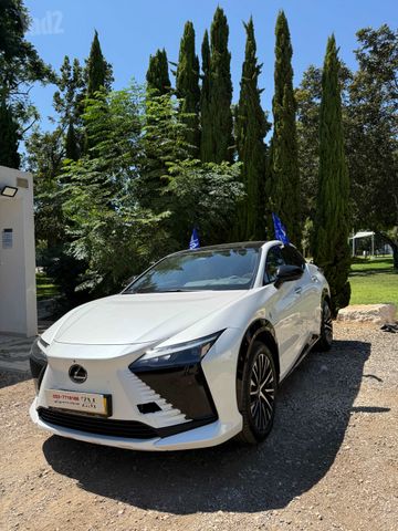 לקסוס RZ