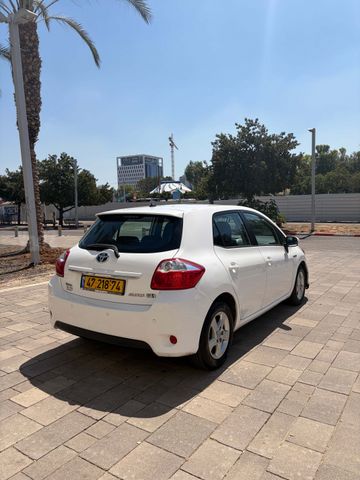 טויוטה אוריס