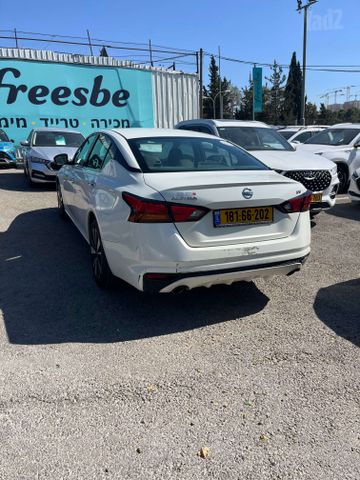 ניסאן אלטימה