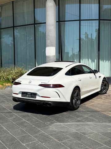 מרצדס-בנץ AMG GT 4 דל' קופה