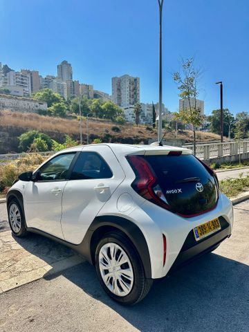 טויוטה אייגו X