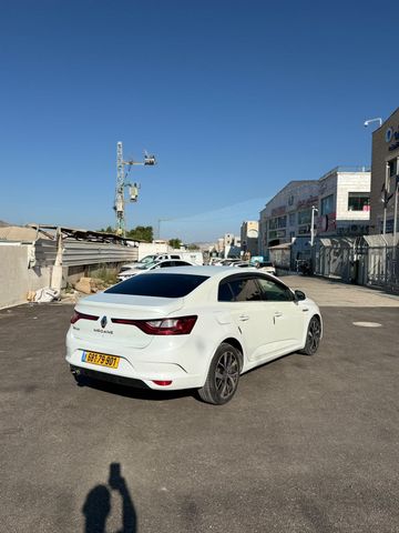 רנו מגאן