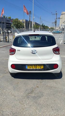 יונדאי i10