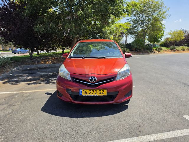 טויוטה יאריס