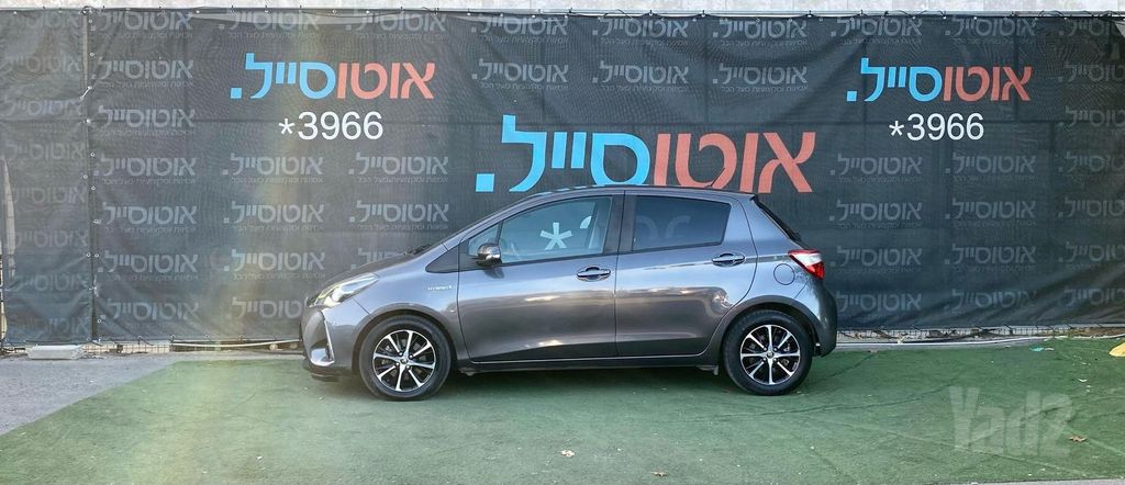 טויוטה יאריס