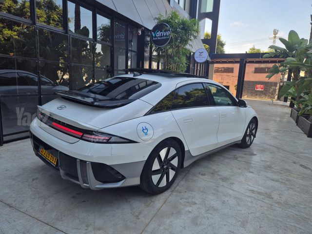 יונדאי איוניק 6