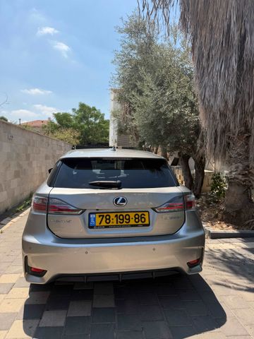 מודעת רכב לקסוס CT
