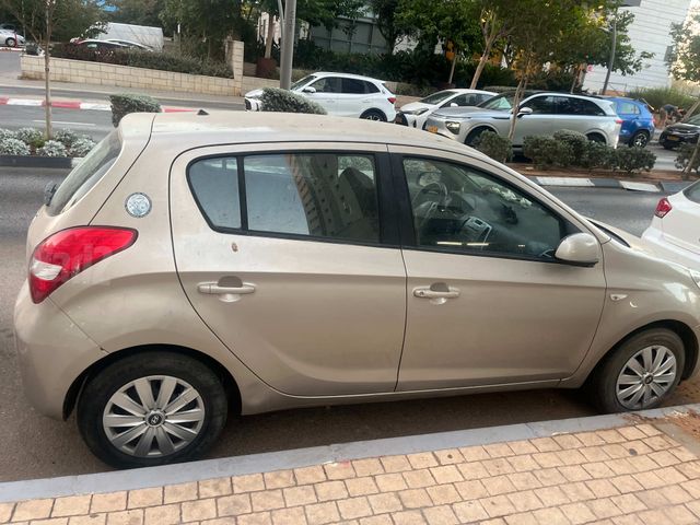 יונדאי i20