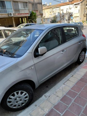 מודעת רכב יונדאי i20
