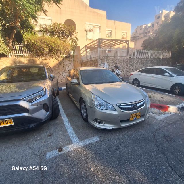 סובארו B4/לגאסי