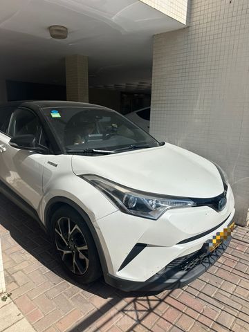 מודעת רכב טויוטה C-HR