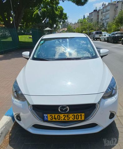 מודעת רכב מאזדה 2