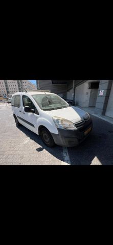 מודעת רכב סיטרואן ברלינגו