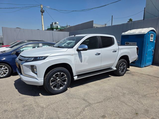 מודעת רכב מיצובישי טרייטון / L200