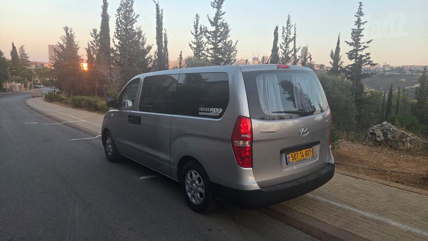 יונדאי H-1 / i800