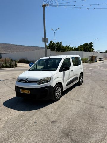 מודעת רכב סיטרואן ברלינגו