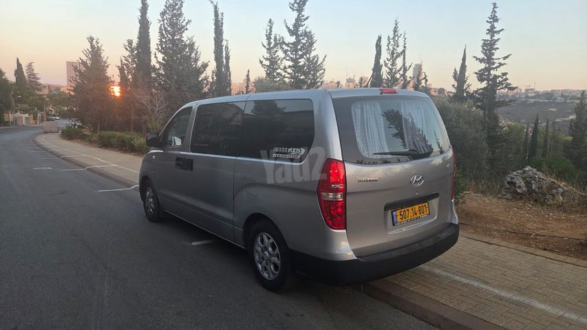 יונדאי H-1 / i800