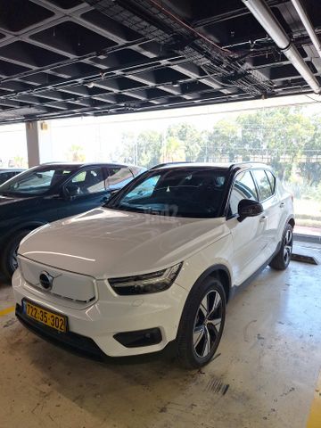 מודעת רכב וולוו XC40