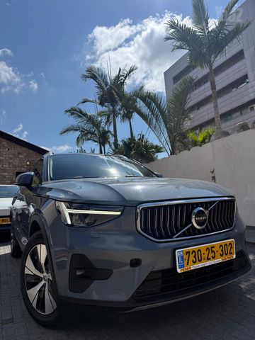 מודעת רכב וולוו XC40 1