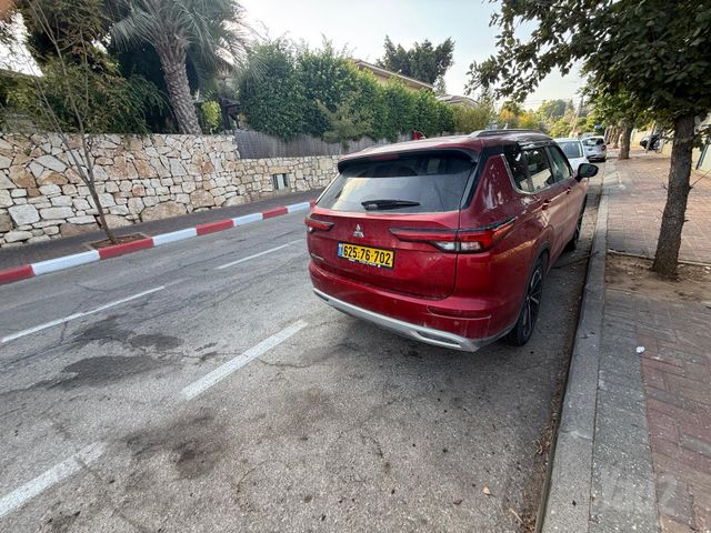 מיצובישי אאוטלנדר