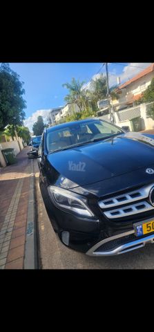 מרצדס-בנץ GLA