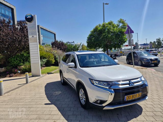 מיצובישי אאוטלנדר