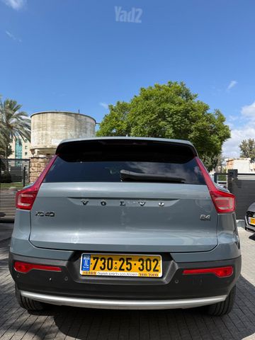 מודעת רכב וולוו XC40 2