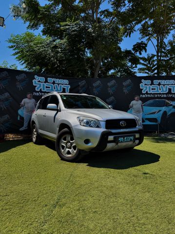 טויוטה RAV4