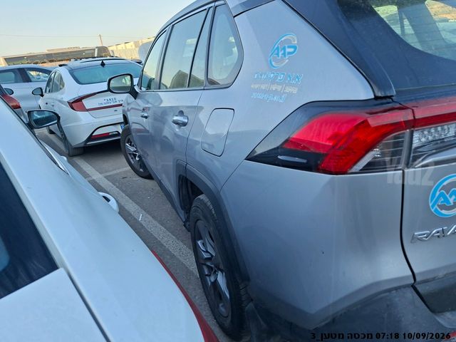 טויוטה RAV4