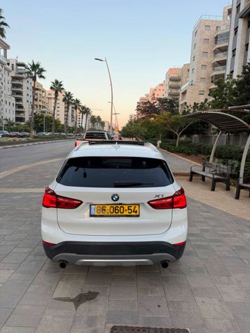 ב מ וו X1