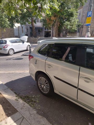 מיצובישי אאוטלנדר