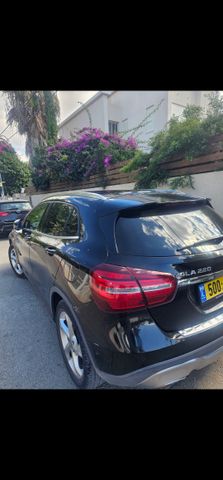 מרצדס-בנץ GLA