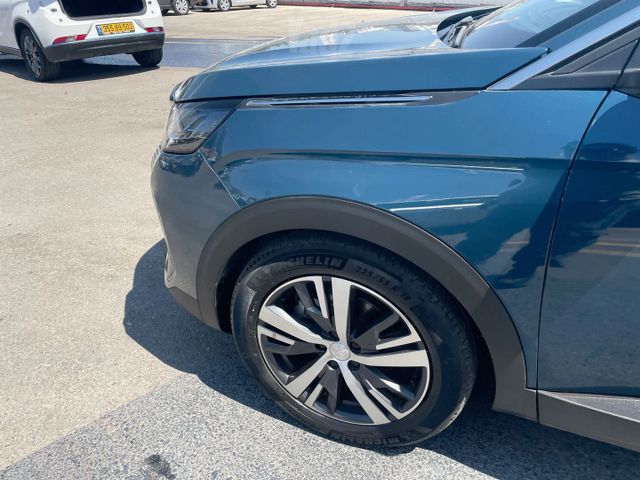 פיג'ו 3008