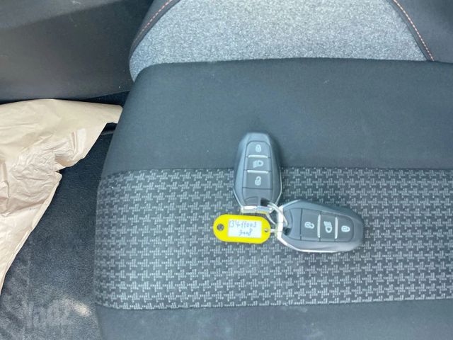 פיג'ו 3008