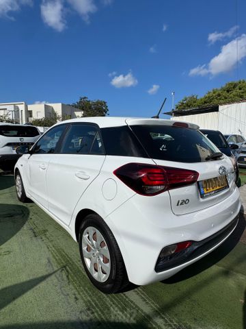 יונדאי i20