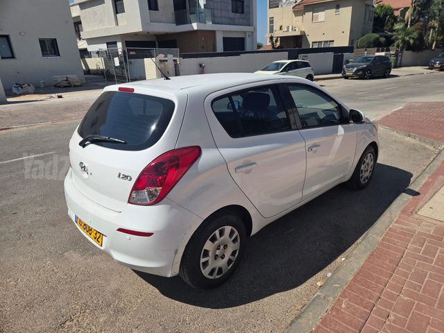 יונדאי i20