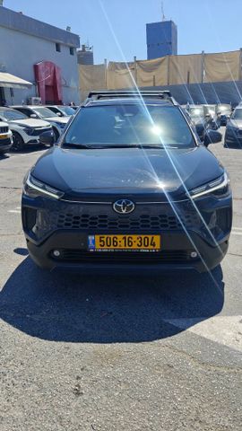 מודעת רכב טויוטה קורולה קרוס