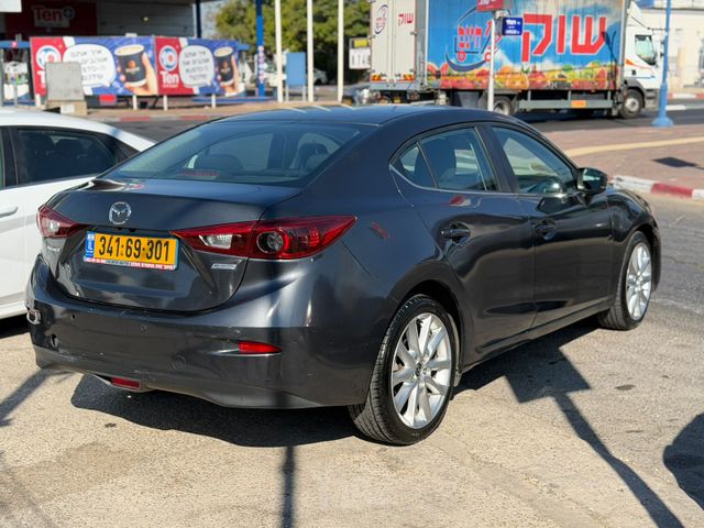 מאזדה 3