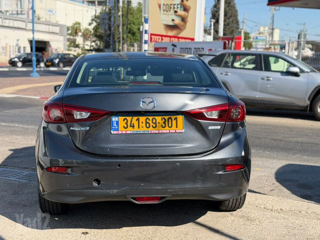 מאזדה 3