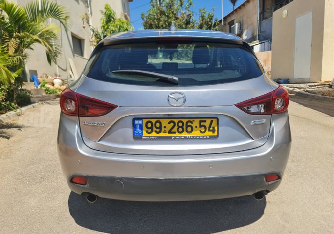 מאזדה 3