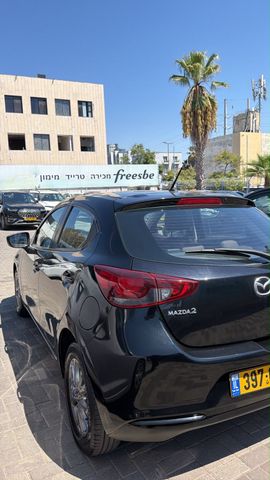 מודעת רכב מאזדה 2