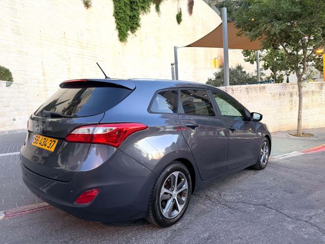 יונדאי i30